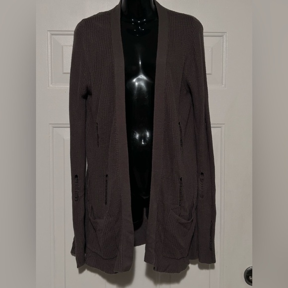 Buckle Day Trip BKE Distressed Gray Sweater Cardigan Womens Size Small - Picture 1 of 9
